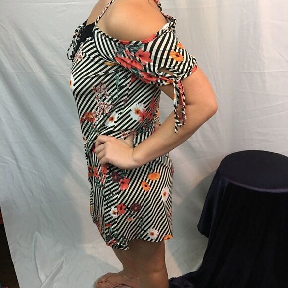 NAIF Cold Shoulder Striped Floral Dress Size Small - Picture 3 of 7